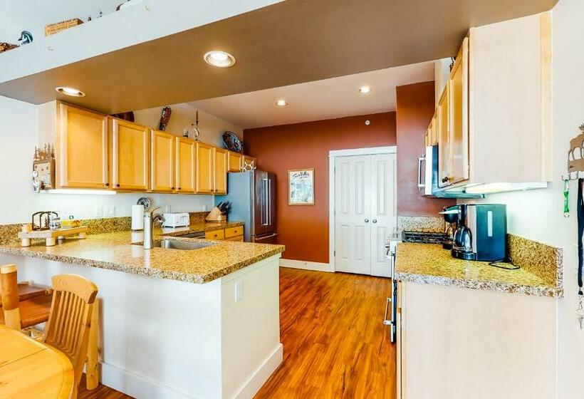 شقة 3 غرف, Wood River Condo