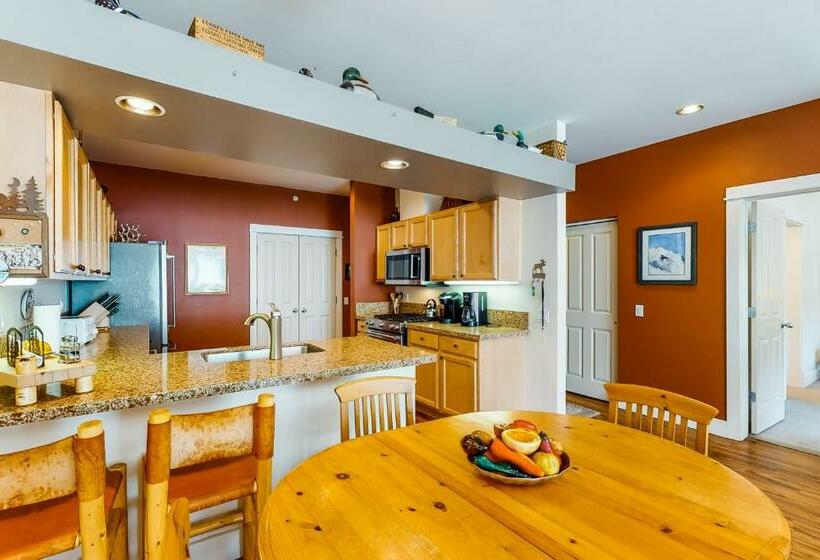 شقة 3 غرف, Wood River Condo