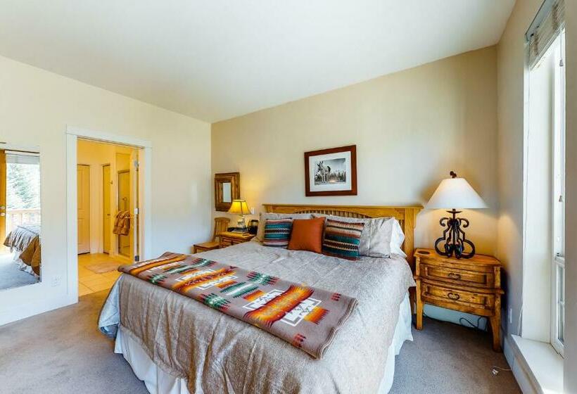 침실 3개 아파트, Wood River Condo