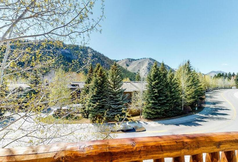 شقة 3 غرف, Wood River Condo