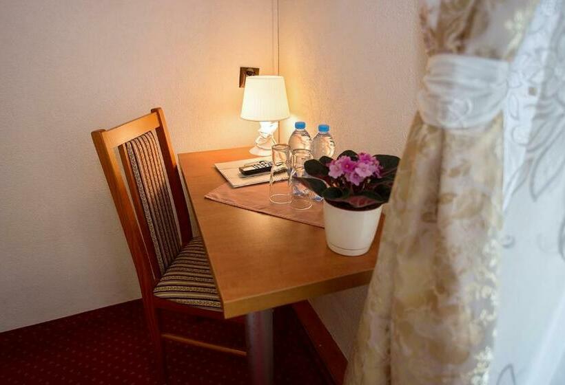 单人基本间, Zamek Chałupki