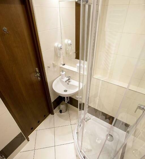 标准间, Zamek Chałupki