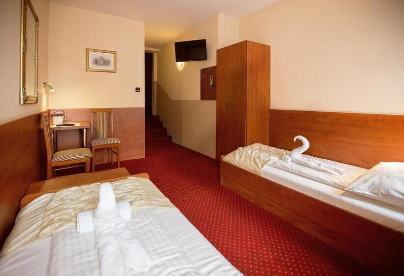 标准间, Zamek Chałupki