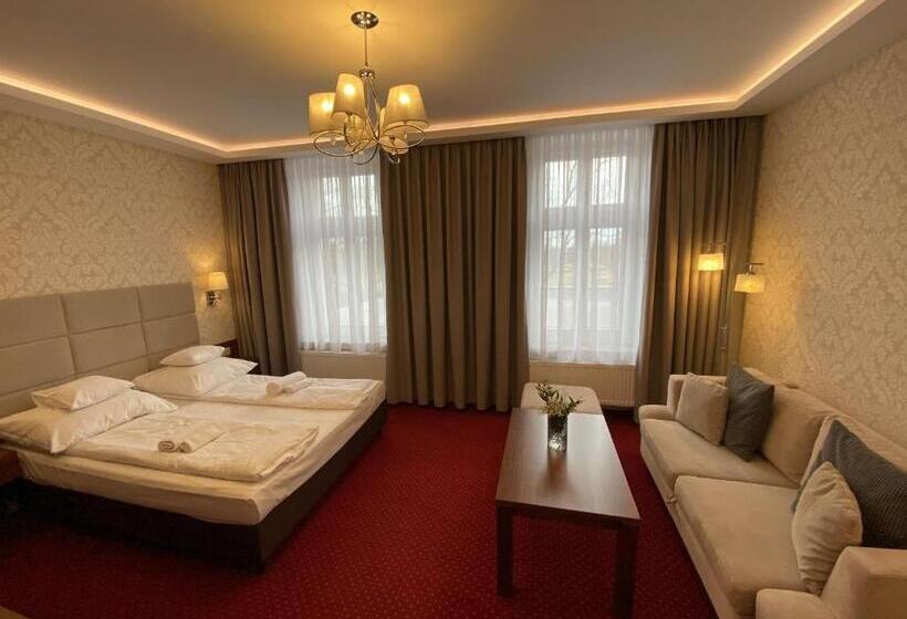 豪华房间, Zamek Chałupki