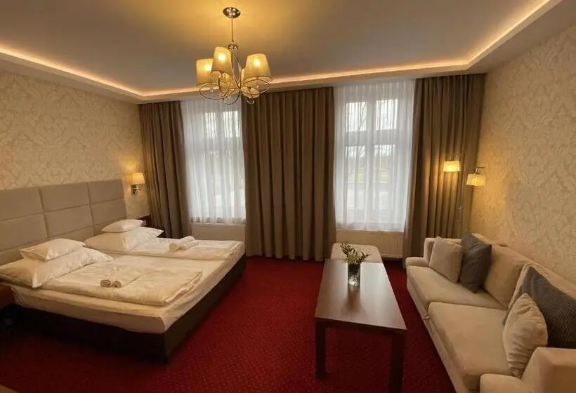 デラックスルーム, Zamek Chałupki