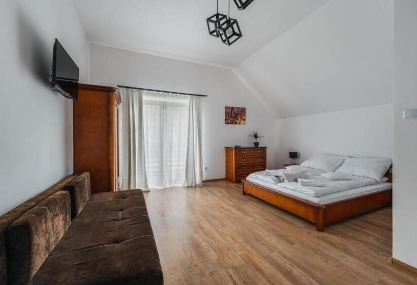 Quarto Quadruple Standart com Varanda, Dolina Dunajca