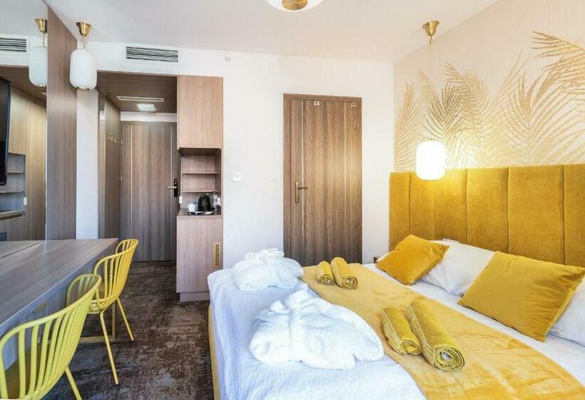 Номер Deluxe Вид на Море с Балконом, Villa Vis A Vis