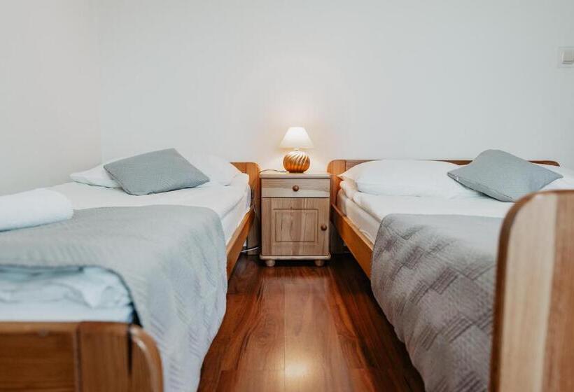 バルコニー付きスタンダードトリプルルーム, Willa Ostoja