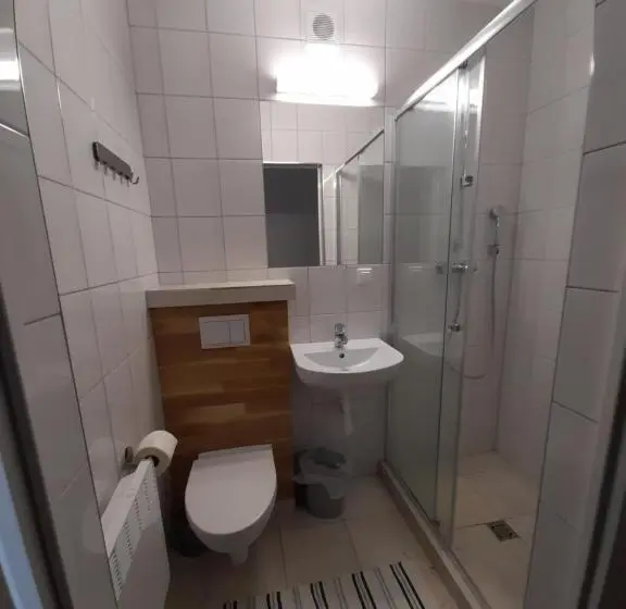 Standard Yhden Hengen Huone Parveke, Ośrodek Wypoczynkowy Sum