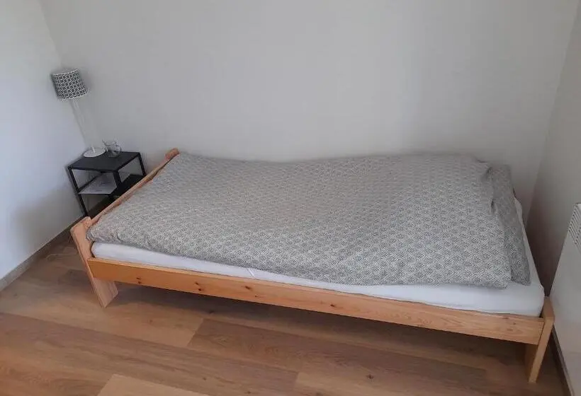 Standard Yhden Hengen Huone Parveke, Ośrodek Wypoczynkowy Sum