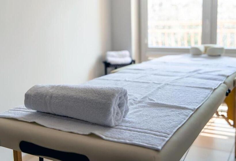 استودیو خانوادگی, Villa Adamar   Masaże & Jacuzzi