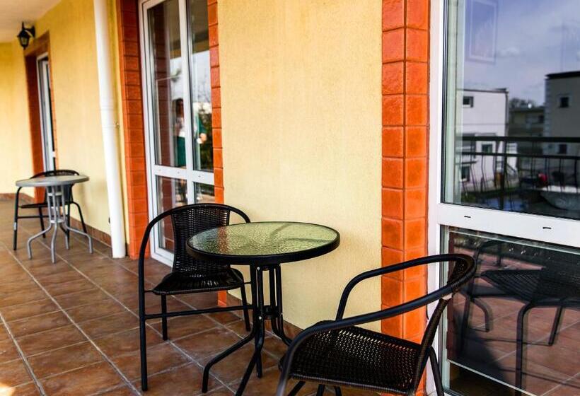 استودیو خانوادگی, Villa Adamar   Masaże & Jacuzzi