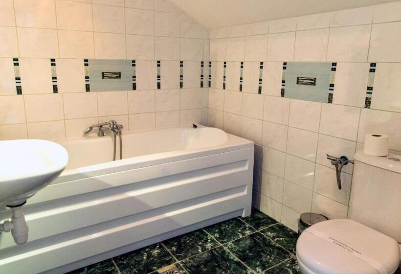 استودیو خانوادگی, Villa Adamar   Masaże & Jacuzzi