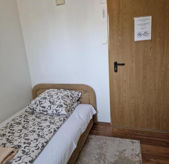 スタンダードシングルルーム, Zajazd Leśny Tuszyn