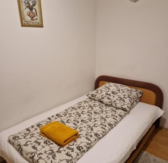 スタンダードシングルルーム, Zajazd Leśny Tuszyn