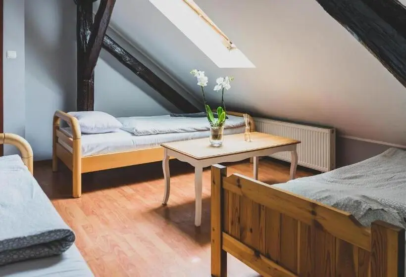 Standard Kolmen Hengen Huone, Zajazd Pod Lipami