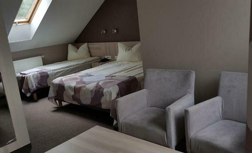 スタンダードトリプルルーム, Zajazd Tytan