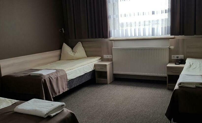 スタンダードトリプルルーム, Zajazd Tytan