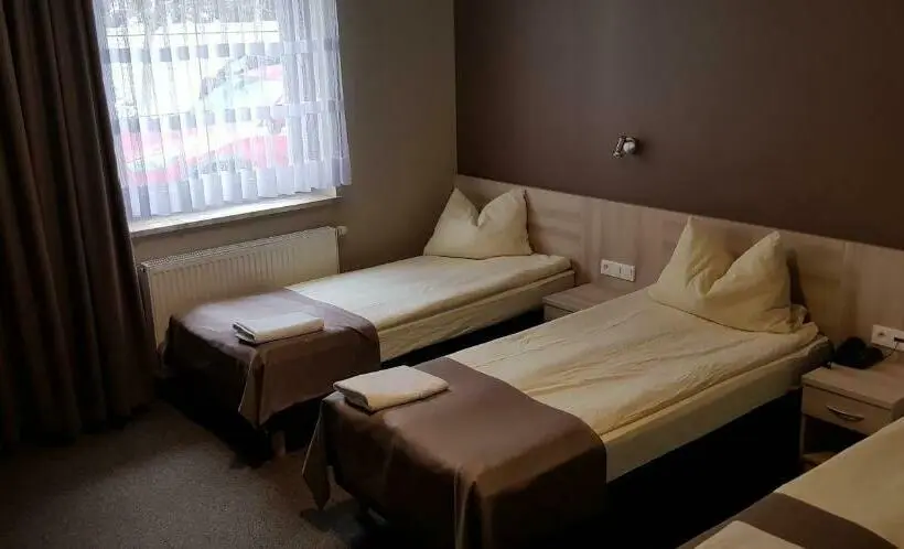 Standard Kolmen Hengen Huone, Zajazd Tytan