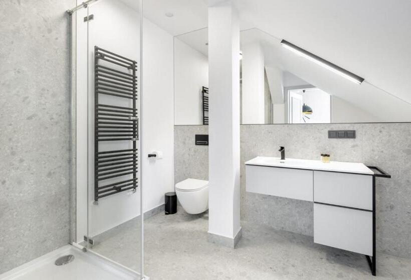 1 Bedroom Penthouse Apartment, Apartamenty L11, Limanowskiego