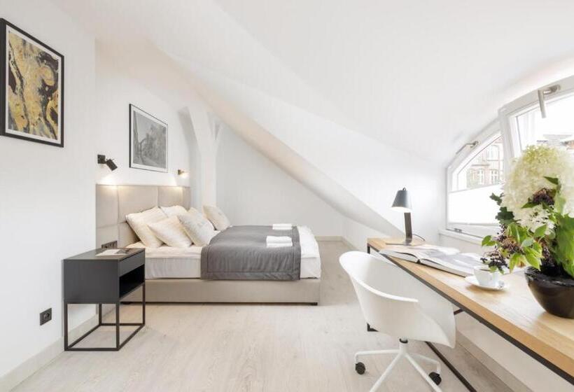 1 Bedroom Penthouse Apartment, Apartamenty L11, Limanowskiego