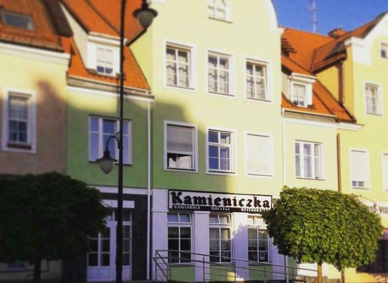 חדר סטנדרט לשלושה, Kamieniczka