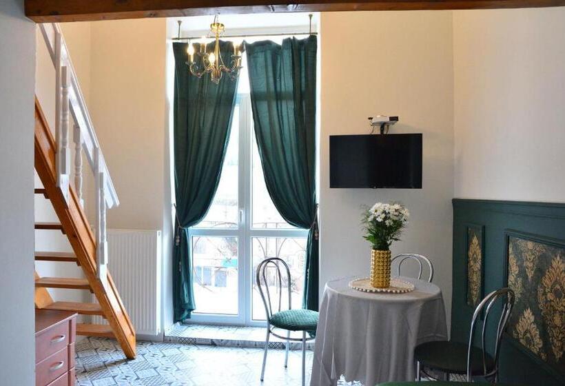 חדר סטנדרט לשלושה עם מרפסת, Pasmanteria U Mimi