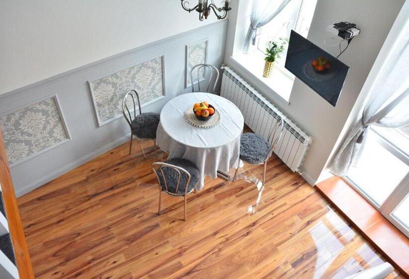 חדר לארבעה סטנדרטי עם מרפסת, Pasmanteria U Mimi