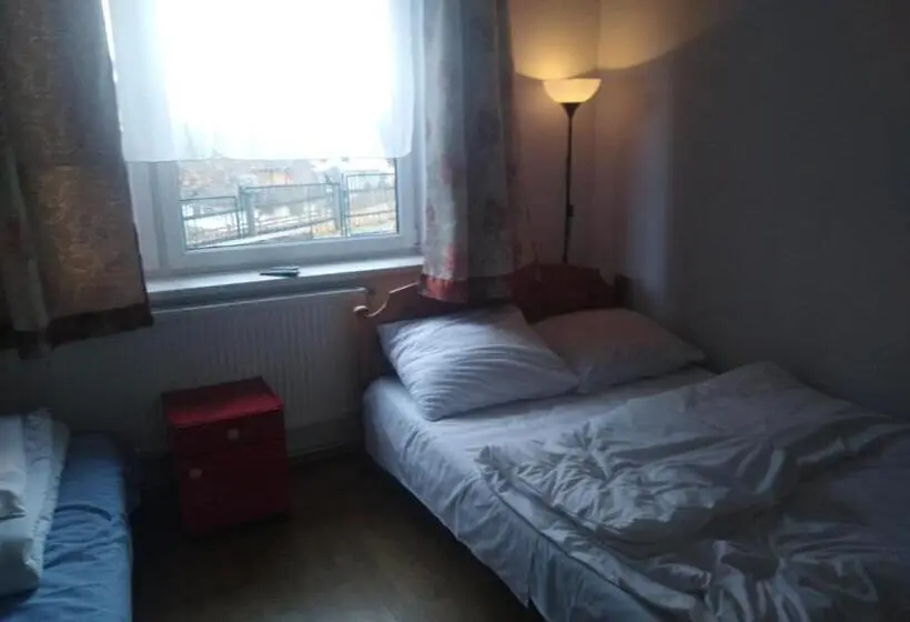 Standard Kolmen Hengen Huone, Pokoje Gościnne Irena