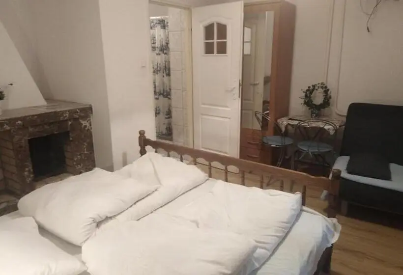Perhehuone, Pokoje Gościnne Irena
