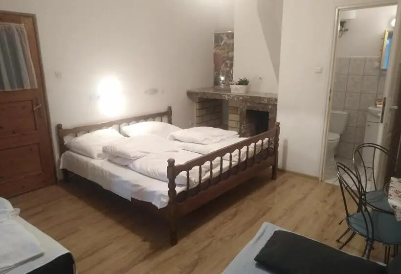 Perhehuone, Pokoje Gościnne Irena