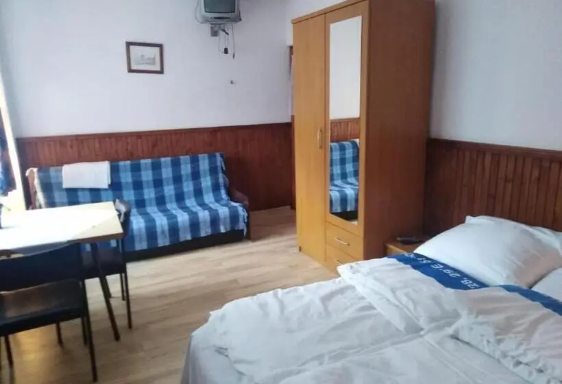 Perhehuone, Pokoje Gościnne Irena