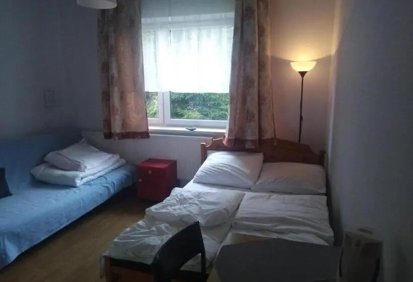 Standard Kolmen Hengen Huone, Pokoje Gościnne Irena