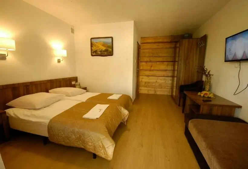 スタンダードトリプルルーム, Dom Na Skale   Apartamenty W Bieszczadach Nad Soliną