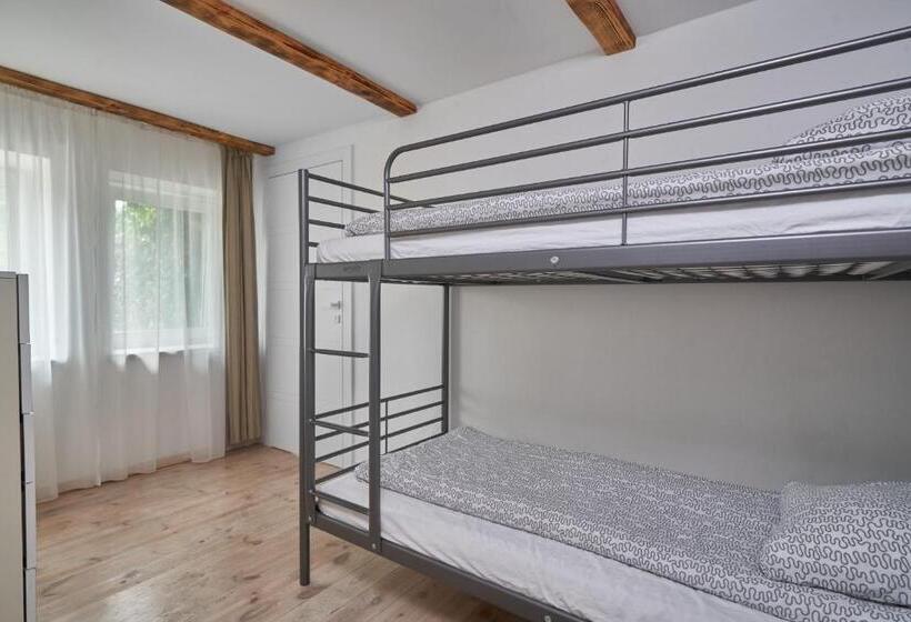 Апартаменты 1 Спальня Вид на Сад, Dobra Chata Jaśkowo