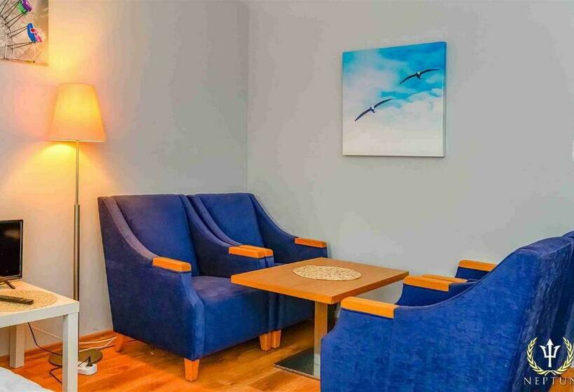 Quarto Familiar, Neptun ψ Resort