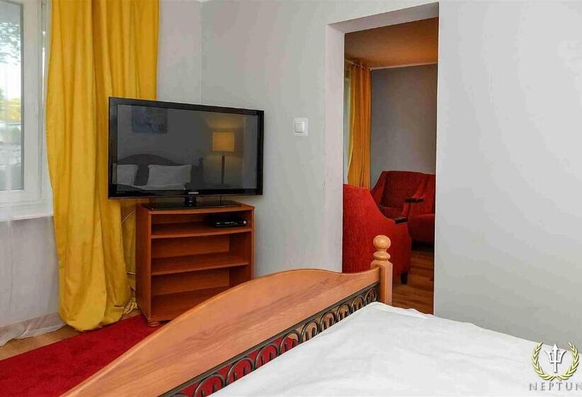 Quarto Familiar, Neptun ψ Resort