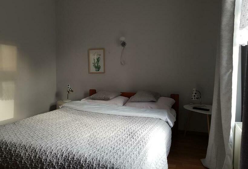 חדר סטנדרט, Zaułek