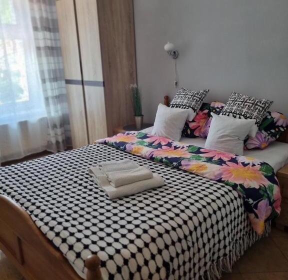 חדר סטנדרט, Zaułek