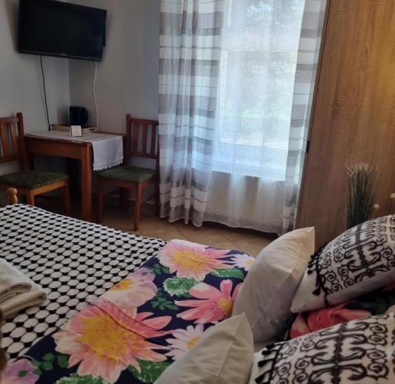 חדר סטנדרט יחיד, Zaułek