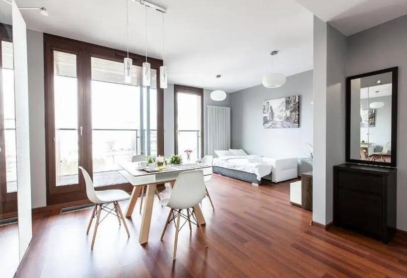 デラックススタジオ, Apartment4you Select Kolejowa
