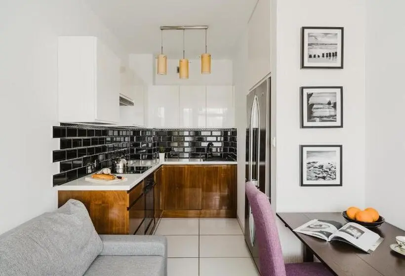 デラックススタジオ, Apartment4you Select Kolejowa