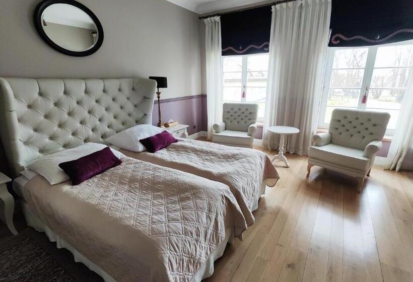 غرفة ديلوكس, Dwór Na Wolicy