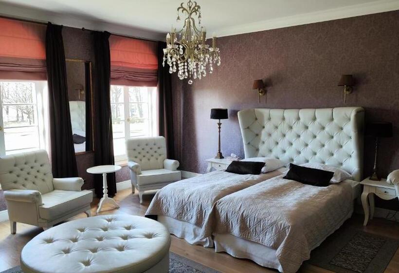 غرفة ديلوكس, Dwór Na Wolicy