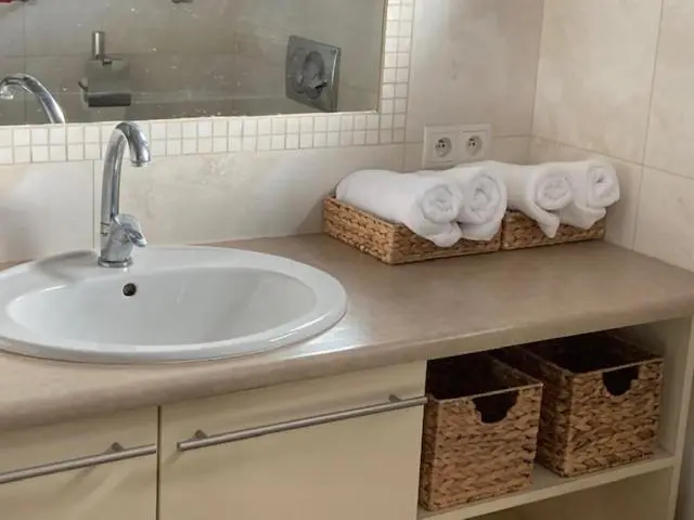 Standard Kolmen Hengen Huone, H2o