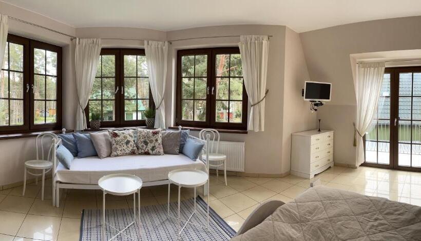 חדר לארבעה סטנדרטי עם מרפסת, H2o