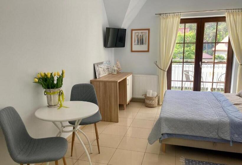 חדר סטנדרט לארבעה, H2o