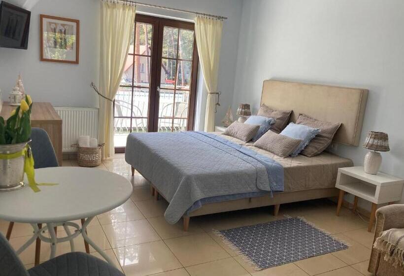 חדר סטנדרט לארבעה, H2o