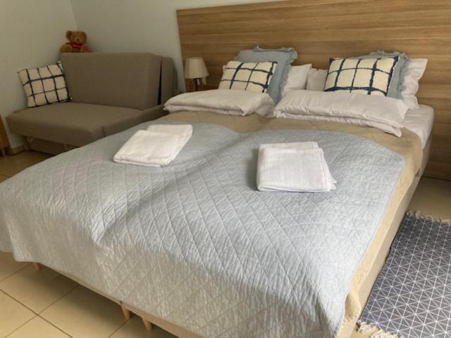 חדר סטנדרט לארבעה, H2o