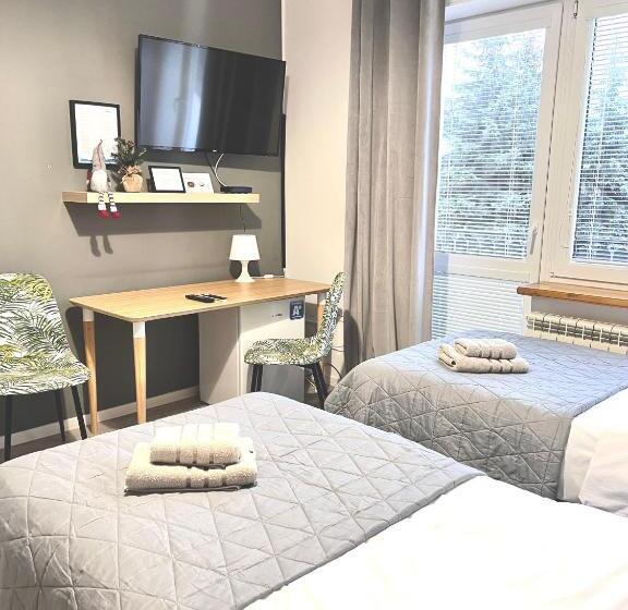 חדר סטנדרט עם מרפסת, Apartamenty Pokoje Willa Bielany